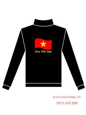 In áo gió In hình lá cờ Việt Nam với chữ Chu Tiến Đạt