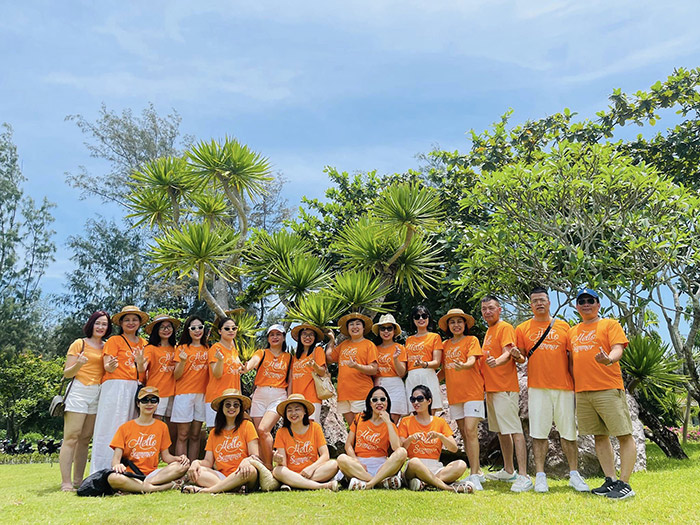 In áo phông đồng phục Hello summer | In ao phong dong phuc