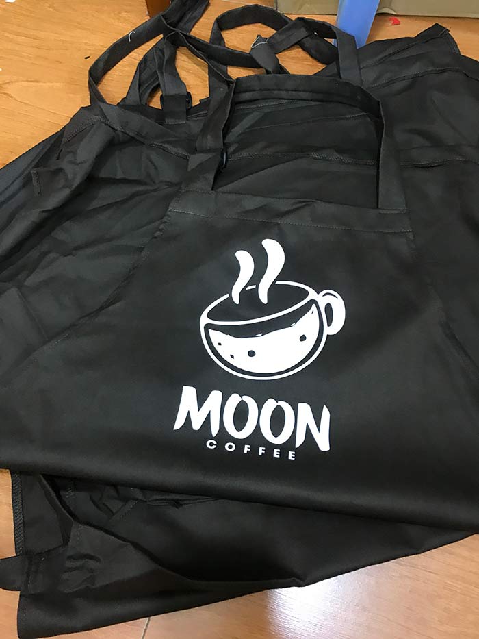 In tạp dề Quán Moon Coffee | In tap de dong phuc
