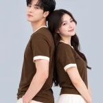 Áo Thun Đồng Phục Cổ Tròn Màu Nâu Cafe Viền Kem Cổ và Tay