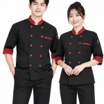 Áo bếp đồng phục màu đen phối đỏ cổ trụ 2 hàng nút tay lỡ