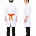 Áo bếp đồng phục màu trắng tay lửng phối cam 2 hàng khuy